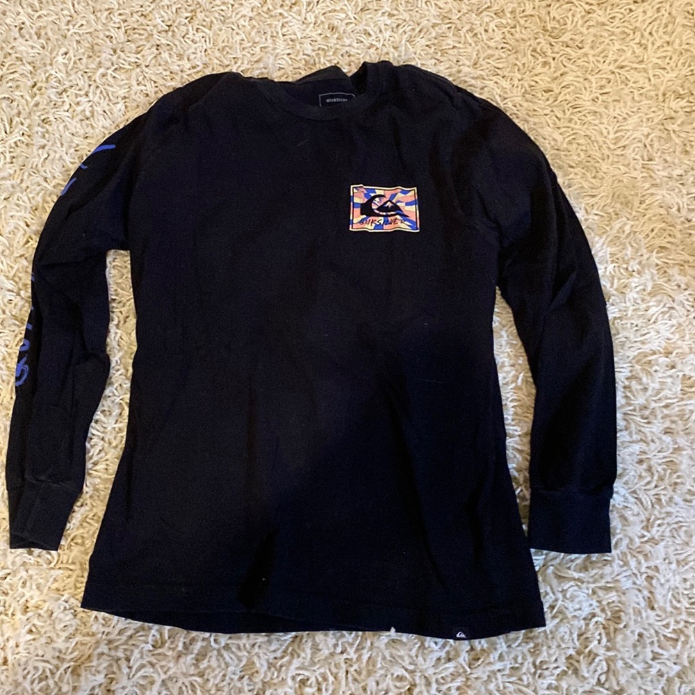 ❤️Kids size M Quicksilver long sleeve t-shirt - like new !